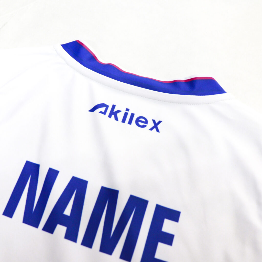 Back collar and custom name print detail on volleyball jersey